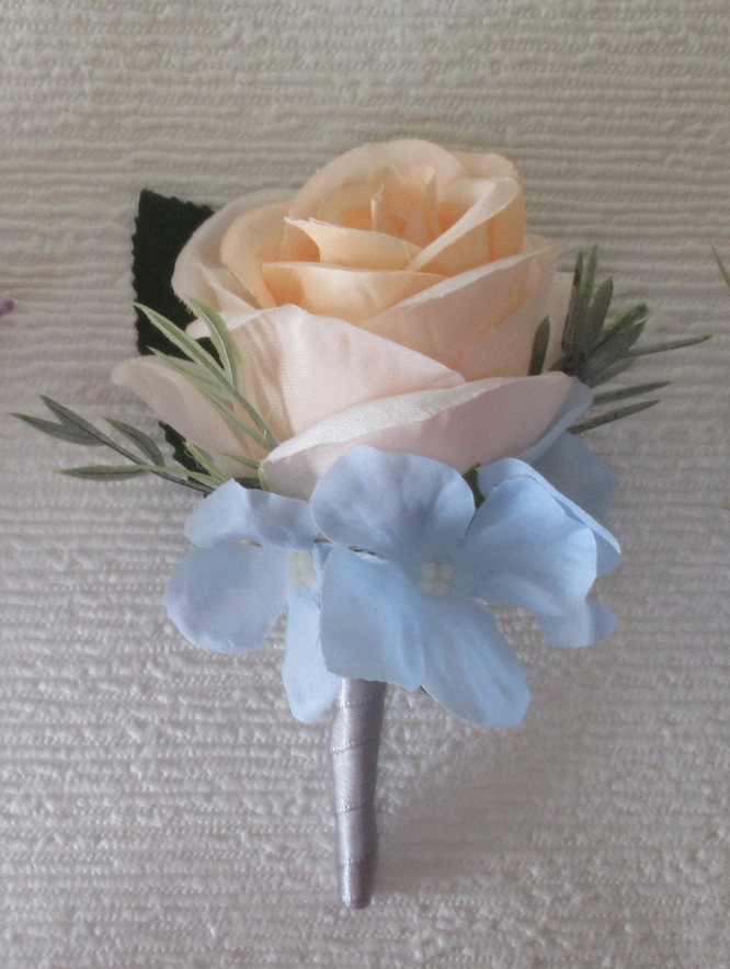 peach & baby blue buttonhole